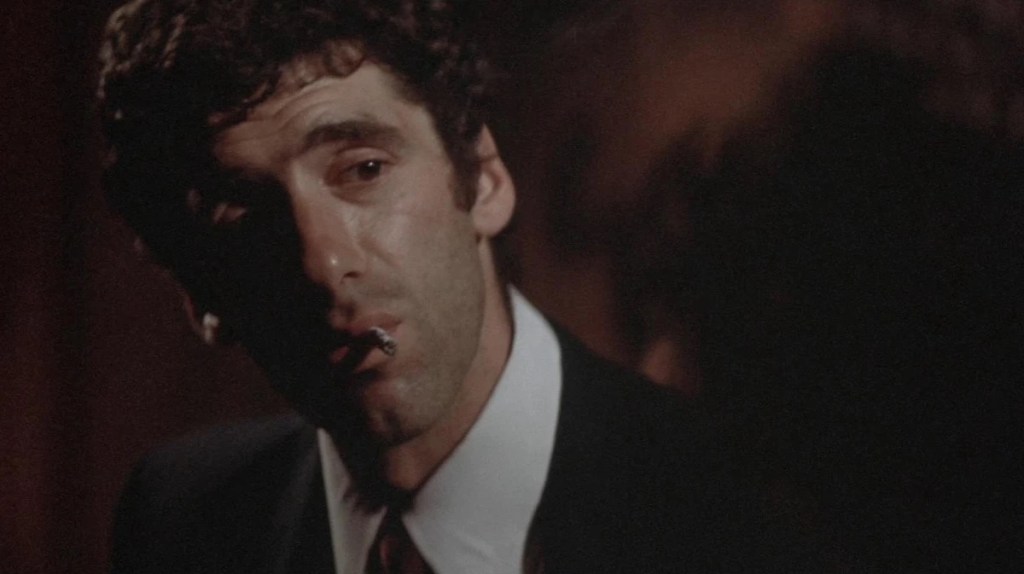 Elliot Gould  as Philip Marlowe  in thè long goodbye | re-movies 